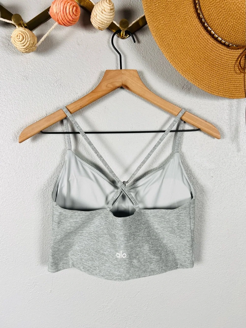 ALO Yoga Alosoft Highlight Bra in Athletic Heather Gray Size Large